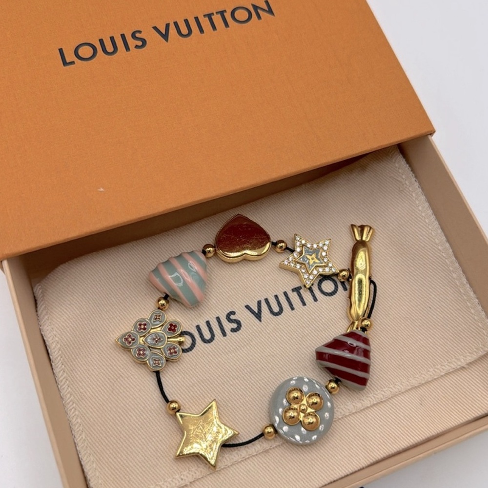 Louis Vuitton Gold-tone Louis Vuitton Tutti Sweety flex bracelet 🔥🔥 - Picture 8 of 9